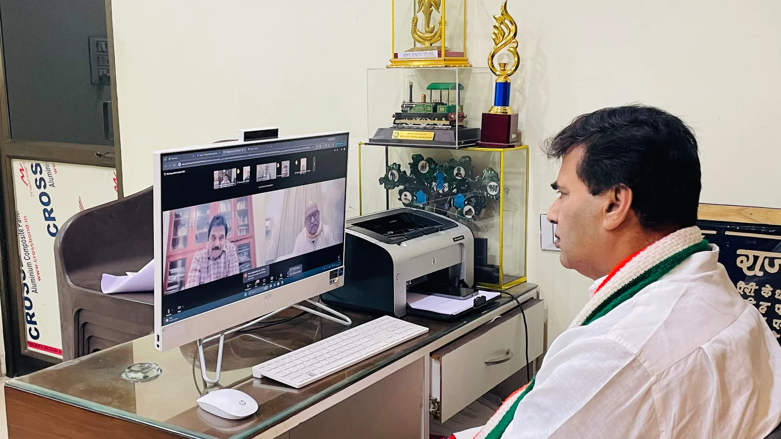 28 सितंबर के विरोध मार्च को लेकर कांग्रेस के राष्ट्रीय संगठन महासचिव के.सी. वेणुगोपाल ने ली जिलाध्यक्षों की ऑनलाइन बैठक, दुर्ग में कांग्रेस कार्यकर्ता काला कपड़ा पहनकर होंगे शामिल