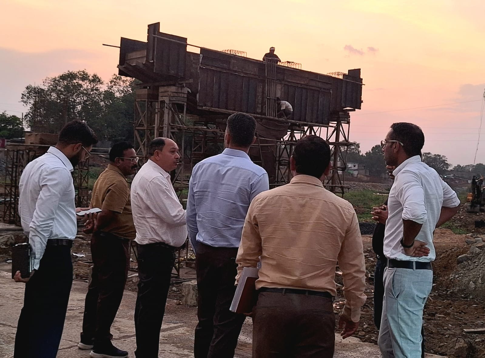 लोक निर्माण विभाग के सचिव ने निर्माणाधीन कयाघाट ब्रिज और मरीन ड्राइव का किया निरीक्षण