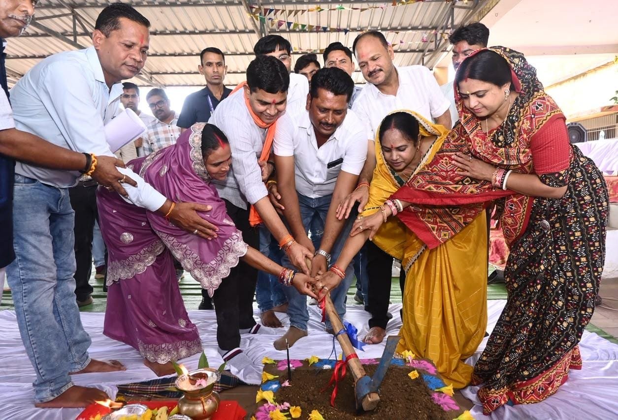 गांवों में खेल और बाल विकास की बुनियादी सुविधाओं का विस्तार सरकार की प्राथमिकता- राजस्व मंत्री टंकराम वर्मा