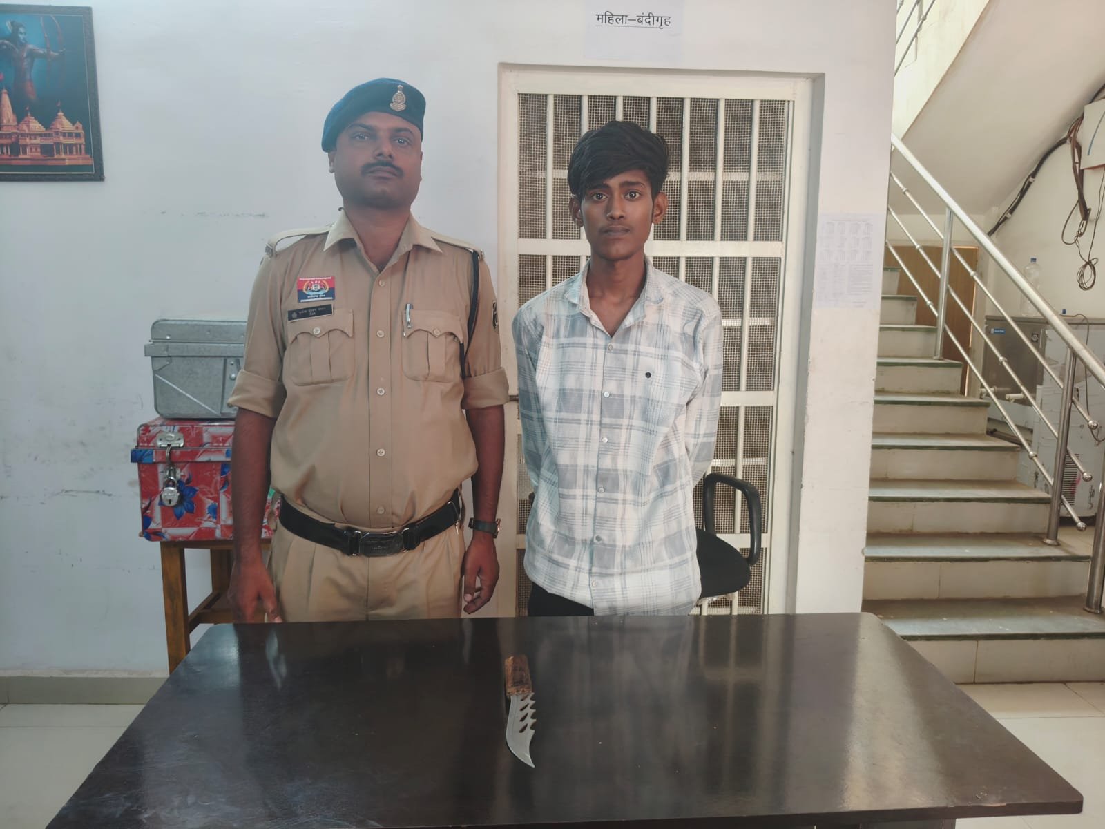 जवाहर नगर में धारदार हथियार लहराकर लोगों को धमकाने वाला आरोपी गिरफ्तार