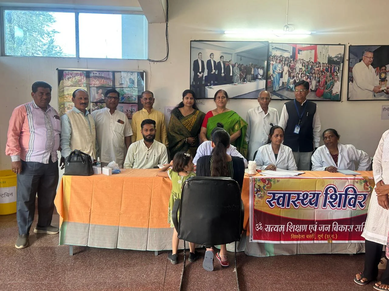 आदिवासी छात्राओं के लिए विशाल स्वास्थ्य परीक्षण एवं मार्गदर्शन शिविर आयोजित