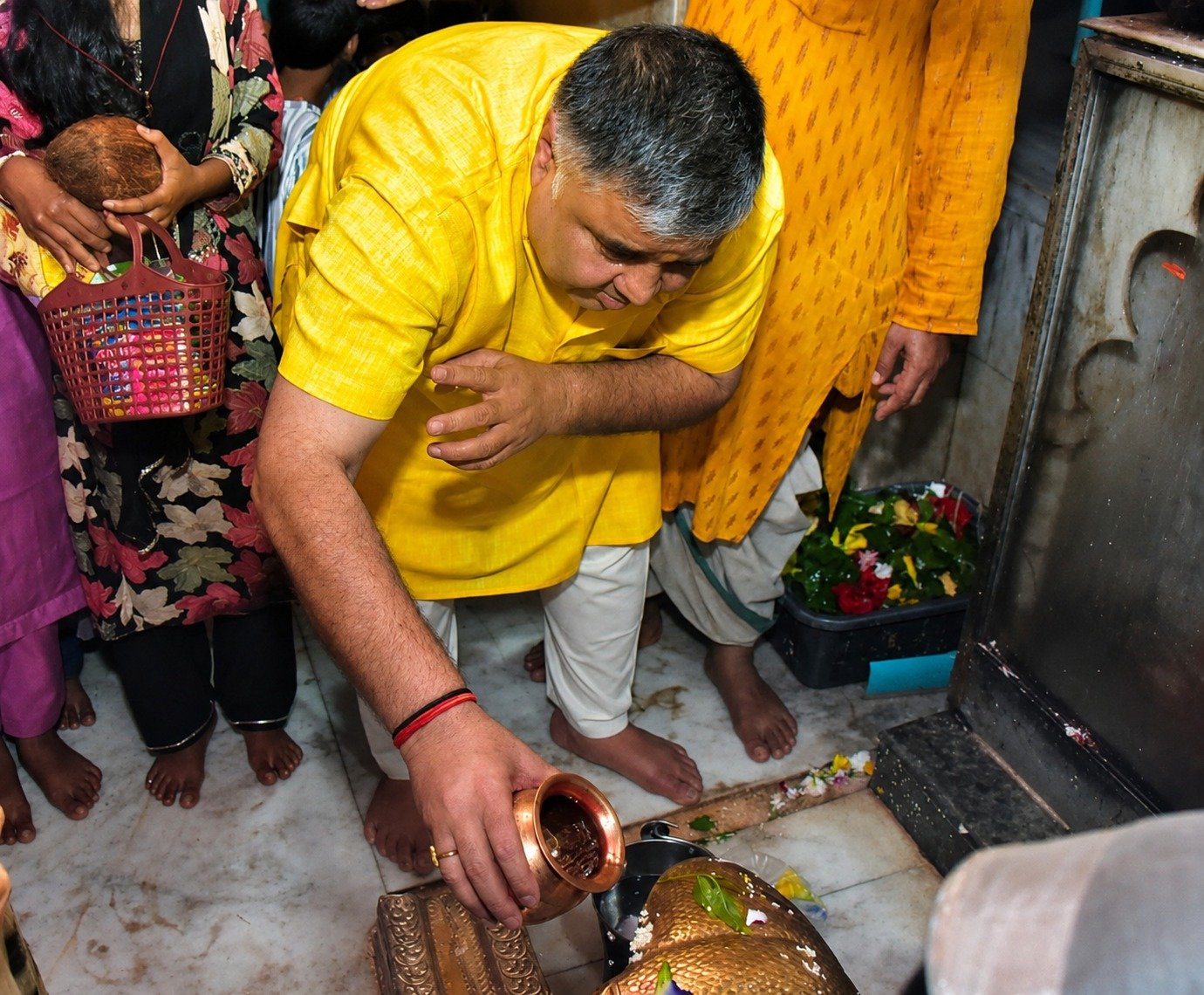 श्रावण के प्रथम सोमवार पर कैबिनेट मंत्री श्री राजेश अग्रवाल ने लखनपुर शिव मंदिर में विधि-विधान से किया जलाभिषेक, प्रदेशवासियों के सुख, शांति, समृद्धि और खुशहाली की कामना